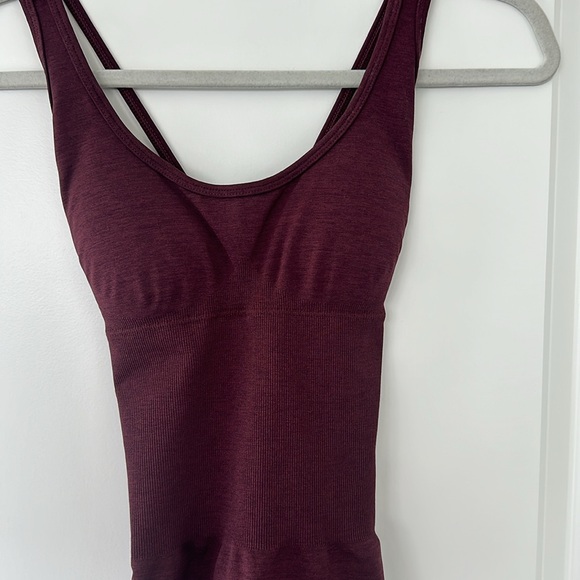 Young LA NWT Core Seamless Cross-back bodysuit Burgundy Silk Small - Picture 5 of 7
